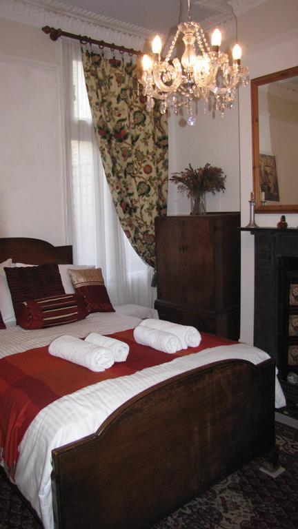 Holmewood Homestay London Bagian luar foto