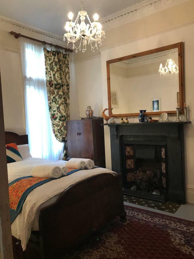 Holmewood Homestay London Bagian luar foto