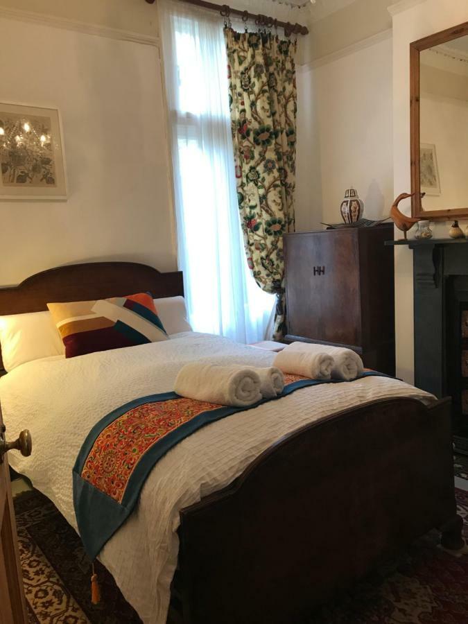 Holmewood Homestay London Bagian luar foto